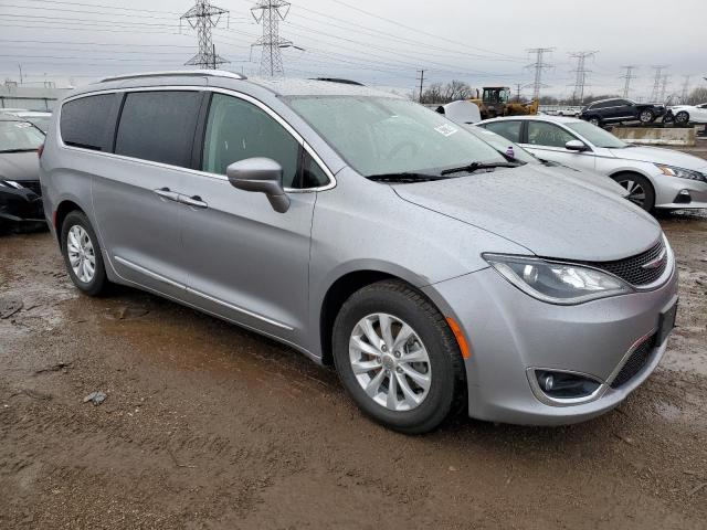 2C4RC1BG8KR624748 - 2019 CHRYSLER PACIFICA TOURING L SILVER photo 4
