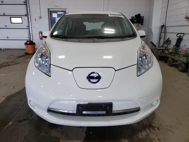 1N4AZ0CP8GC300046 - 2016 NISSAN LEAF S WHITE photo 5