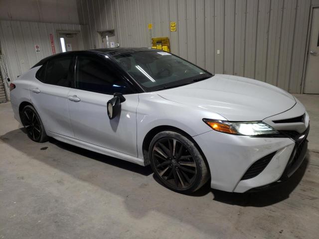 4T1B61HK2KU241889 - 2019 TOYOTA CAMRY XSE WHITE photo 4