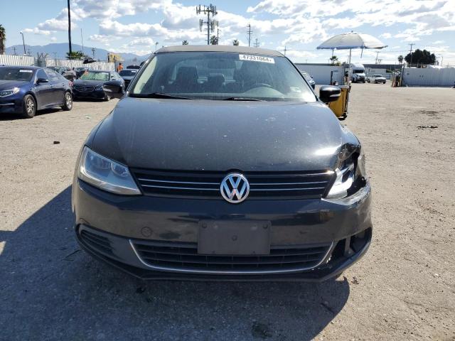 3VWDP7AJXDM238970 - 2013 VOLKSWAGEN JETTA SE BLACK photo 5