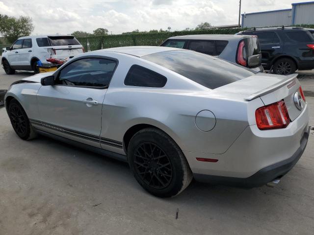 1ZVBP8AM3C5269070 - 2012 FORD MUSTANG SILVER photo 2