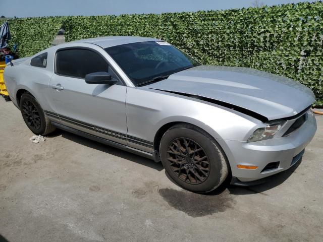 1ZVBP8AM3C5269070 - 2012 FORD MUSTANG SILVER photo 4