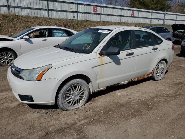 1FAHP3FN3AW106787 - 2010 FORD FOCUS SE WHITE photo 1