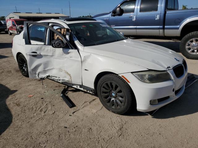 WBAPH77529NM47766 - 2009 BMW 328 I WHITE photo 4