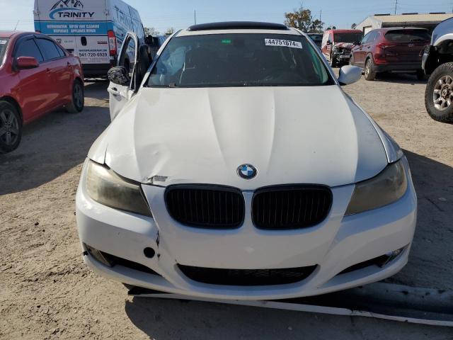 WBAPH77529NM47766 - 2009 BMW 328 I WHITE photo 5