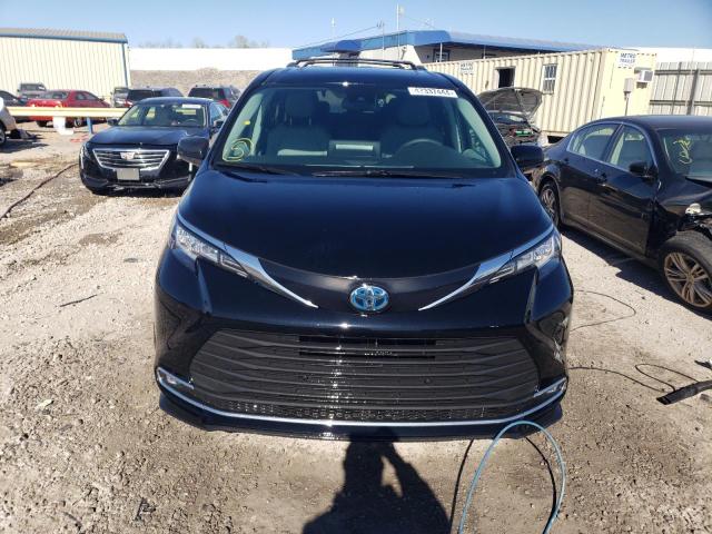 5TDYRKEC7PS146801 - 2023 TOYOTA SIENNA XLE BLACK photo 5