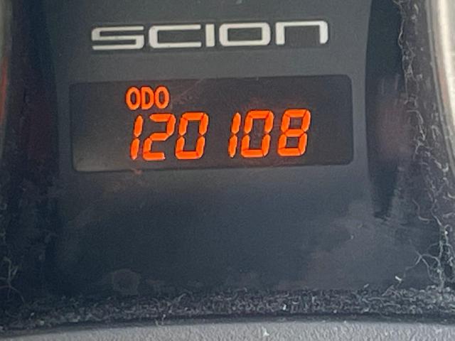 JTKJF5C70B3019215 - 2011 TOYOTA SCION TC WHITE photo 8