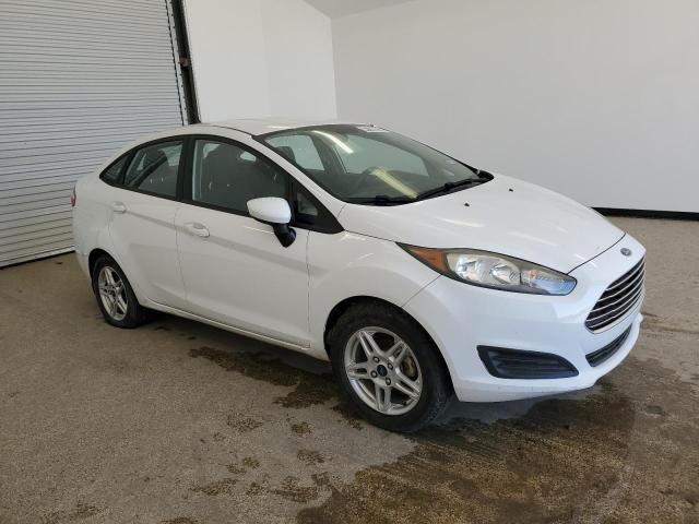 3FADP4BJ3JM128716 - 2018 FORD FIESTA SE WHITE photo 4