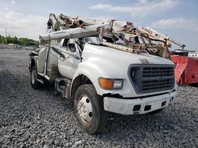 3FDNF6520YMA54775 - 2000 FORD F650 SUPER DUTY WHITE photo 1