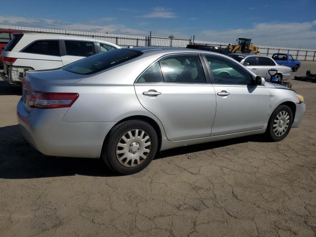 4T1BF3EK4BU210515 - 2011 TOYOTA CAMRY BASE SILVER photo 3