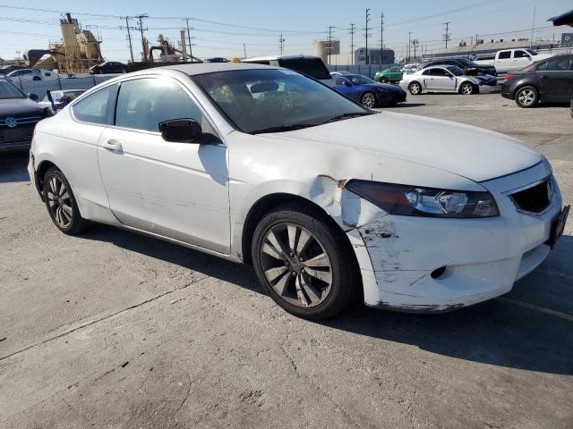 1HGCS12399A018977 - 2009 HONDA ACCORD LX WHITE photo 4