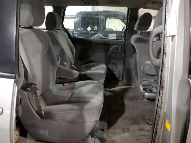 5TDZK23C79S251577 - 2009 TOYOTA SIENNA CE SILVER photo 11