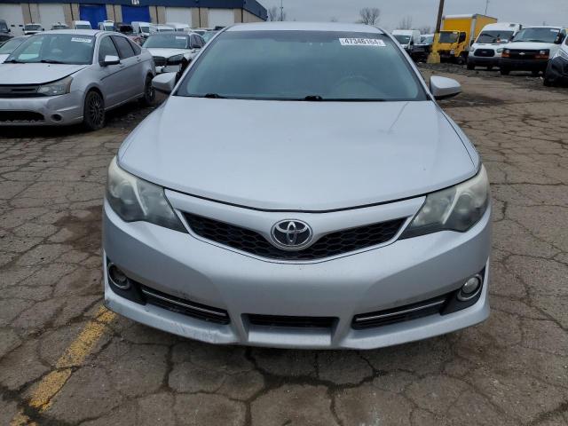 4T1BF1FKXCU059135 - 2012 TOYOTA CAMRY BASE SILVER photo 5