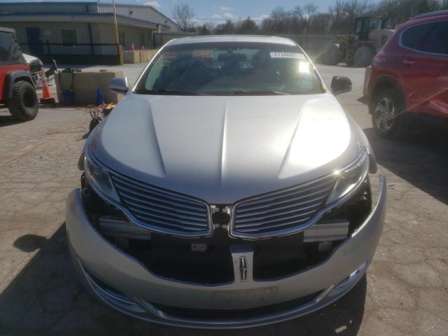 3LN6L2G94GR606974 - 2016 LINCOLN MKZ SILVER photo 5