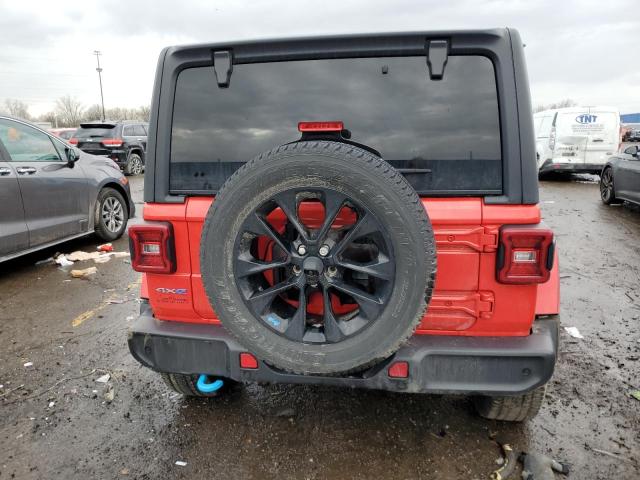 1C4JJXP65NW216189 - 2022 JEEP WRANGLER U SAHARA 4XE RED photo 6
