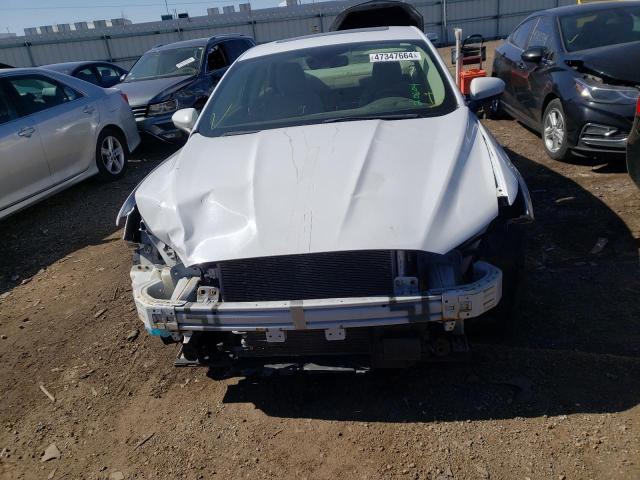 3FA6P0LU2KR220270 - 2019 FORD FUSION SE WHITE photo 5