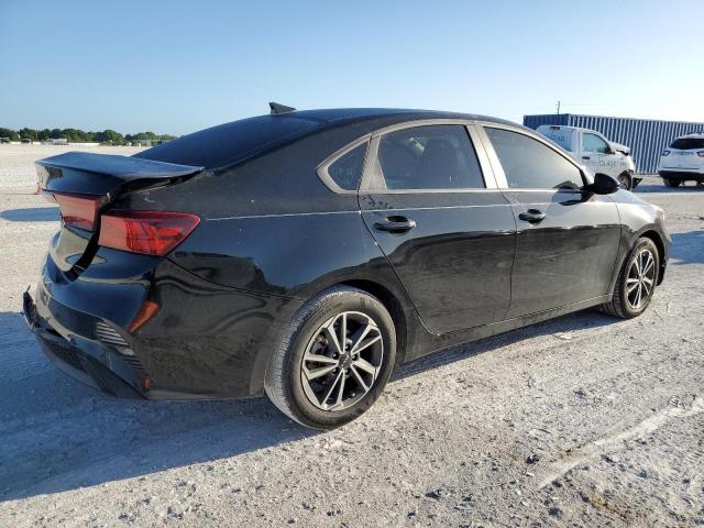 3KPF24AD6PE538264 - 2023 KIA FORTE LX BLACK photo 3