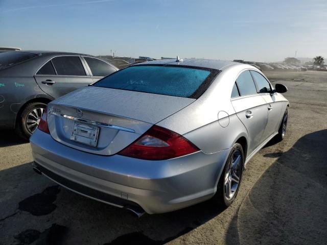 WDDDJ72X98A130582 - 2008 MERCEDES-BENZ CLS 550 SILVER photo 3