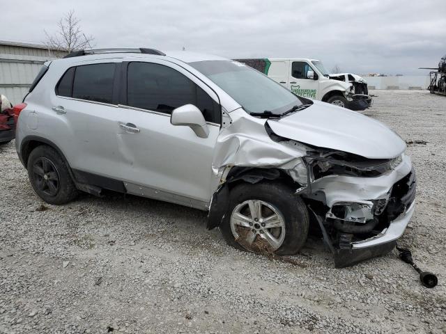 KL7CJLSB5KB961501 - 2019 CHEVROLET TRAX 1LT SILVER photo 4