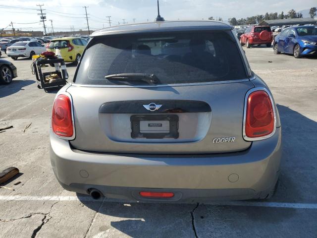 WMWXP5C55H3C63738 - 2017 MINI COOPER GRAY photo 6