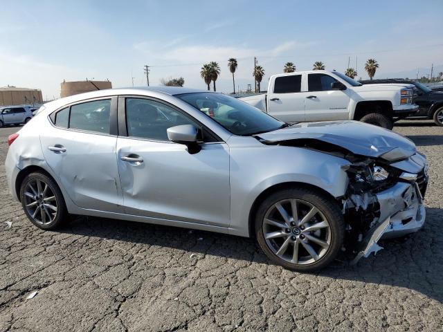 3MZBN1L37JM247131 - 2018 MAZDA 3 TOURING SILVER photo 4