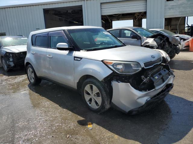 KNDJN2A29F7752751 - 2015 KIA SOUL SILVER photo 4