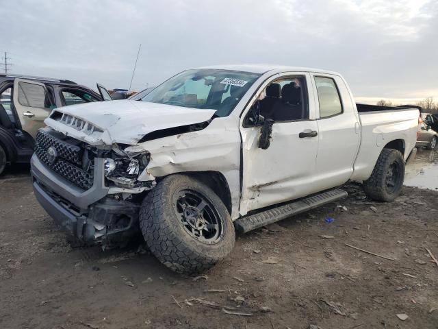 5TFUW5F1XJX733520 - 2018 TOYOTA TUNDRA DOUBLE CAB SR/SR5 WHITE photo 1