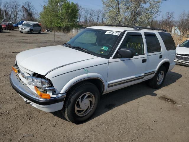 1GNDT13W61K234350 - 2001 CHEVROLET BLAZER WHITE photo 1