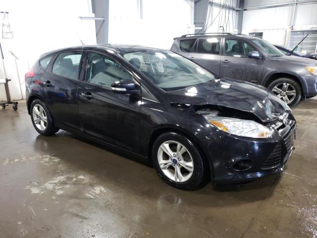 1FADP3K27DL373561 - 2013 FORD FOCUS SE BLACK photo 4