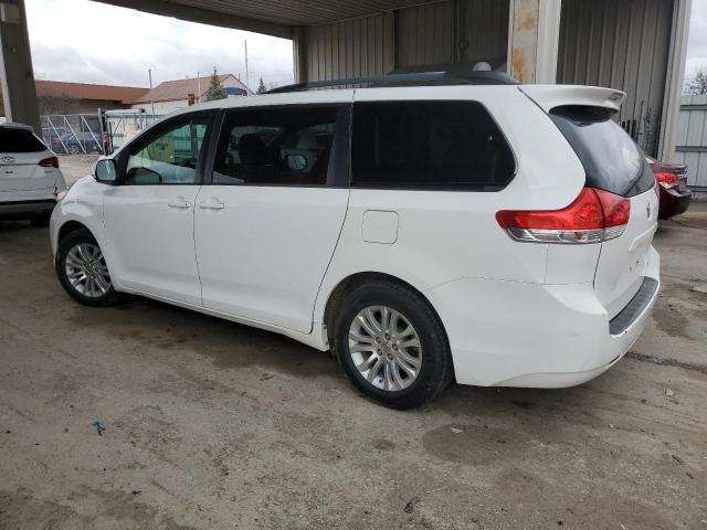 5TDYK3DC6DS346253 - 2013 TOYOTA SIENNA XLE WHITE photo 2