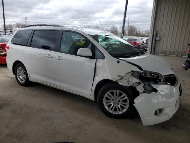 5TDYK3DC6DS346253 - 2013 TOYOTA SIENNA XLE WHITE photo 4