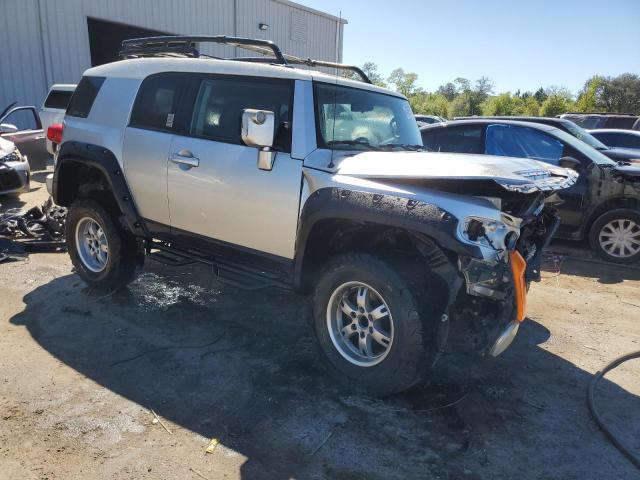 JTEZU11F270003119 - 2007 TOYOTA FJ CRUISER SILVER photo 4