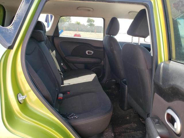 KNDJN2A25F7773113 - 2015 KIA SOUL GREEN photo 10