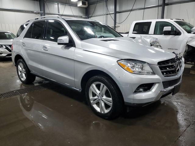 4JGDA5HBXEA324250 - 2014 MERCEDES-BENZ ML 350 4MATIC SILVER photo 4