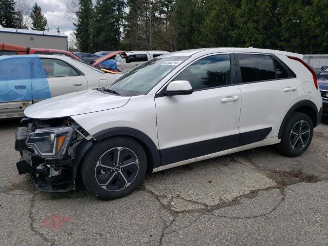 KNDCP3LE6P5069967 - 2023 KIA NIRO LX WHITE photo 1