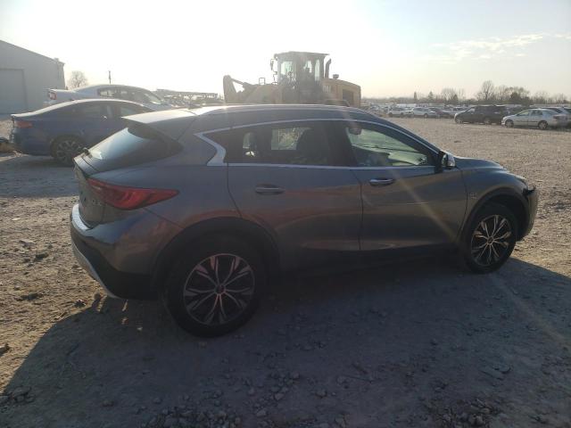 SJKCH5CR0HA022273 - 2017 INFINITI QX30 BASE Silber Foto 3