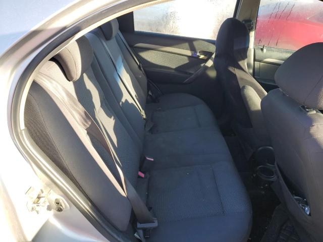 KL1TD56638B242511 - 2008 CHEVROLET AVEO BASE SILVER photo 10