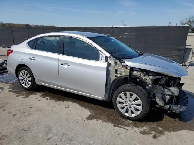 3N1AB7AP3JY291736 - 2018 NISSAN SENTRA S Silber Foto 4