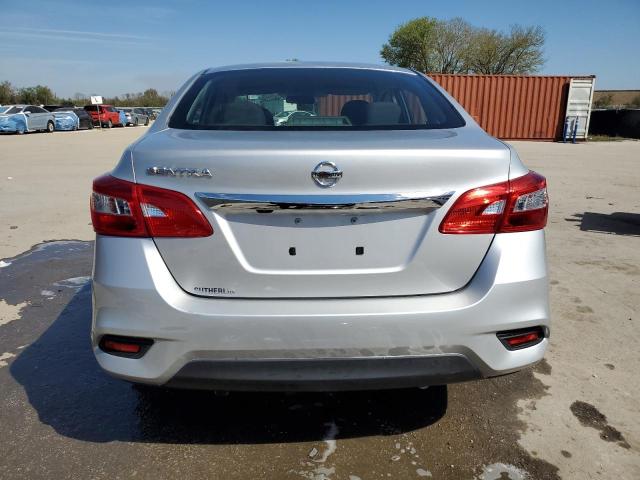3N1AB7AP3JY291736 - 2018 NISSAN SENTRA S Silber Foto 6