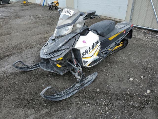 2BPSBACA3CV000007 - 2012 SKI DOO RENEGADE WHITE photo 2