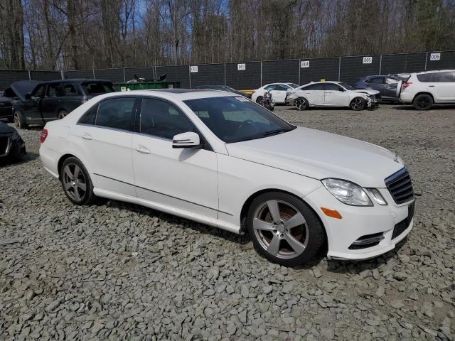 WDDHF5KB8DA763869 - 2013 MERCEDES-BENZ E 350 WHITE photo 4