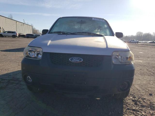 1FMYU93165KE31773 - 2005 FORD ESCAPE XLT SILVER photo 5