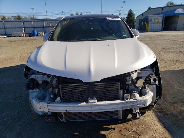 2LMPJ8LR3JBL18246 - 2018 LINCOLN MKX RESERVE أبيض صورة 5