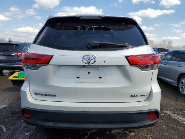 5TDJZRFH4JS489335 - 2018 TOYOTA HIGHLANDER SE WHITE photo 6