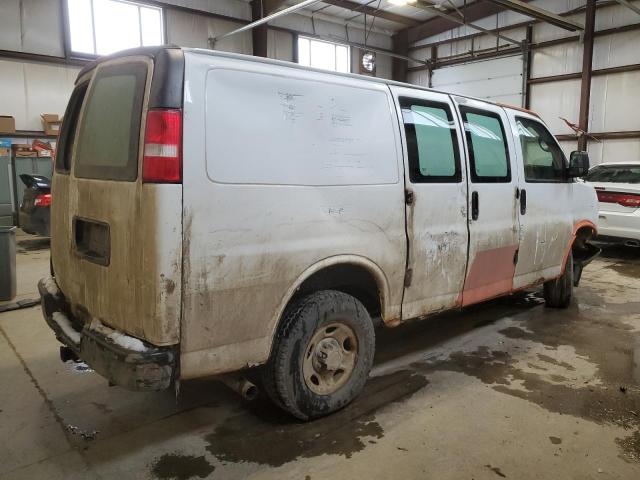 1GCGG25C581117345 - 2008 CHEVROLET EXPRESS G2 WHITE photo 3