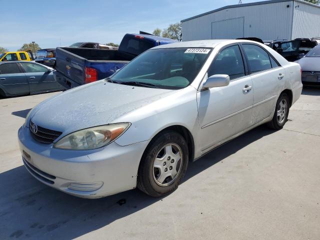 4T1BF30K52U520776 - 2002 TOYOTA CAMRY LE SILVER photo 1