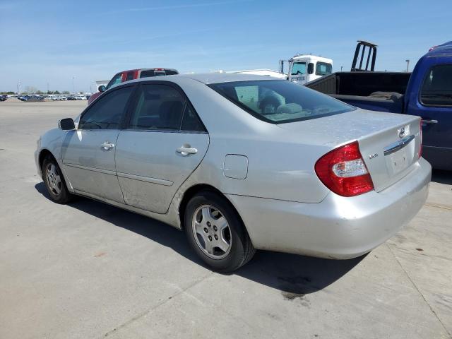 4T1BF30K52U520776 - 2002 TOYOTA CAMRY LE SILVER photo 2