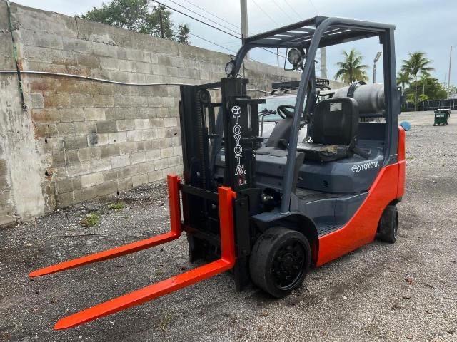 52710 - 2014 TOYOTA FORK LIFT ORANGE photo 2