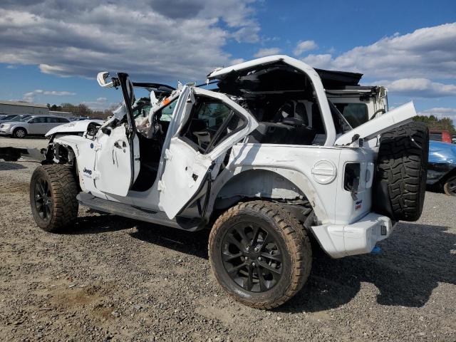 1C4JJXP67MW768646 - 2021 JEEP WRANGLER U SAHARA 4XE WHITE photo 2