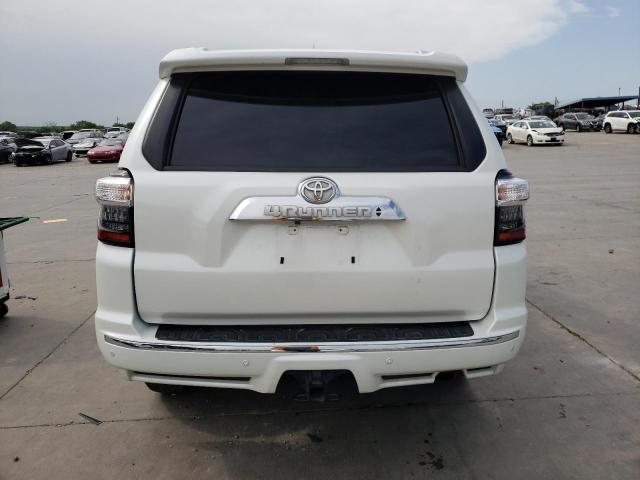 JTEZU5JRXJ5171764 - 2018 TOYOTA 4RUNNER SR5 WHITE photo 6